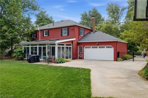 31477 Roberta Drive Bay Village OH 44140