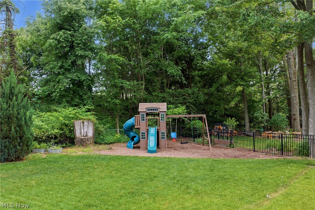 31477 Roberta Drive Bay Village OH 44140