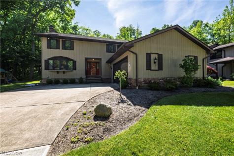 8365 Crinkleroot Clearing Brecksville OH 44141