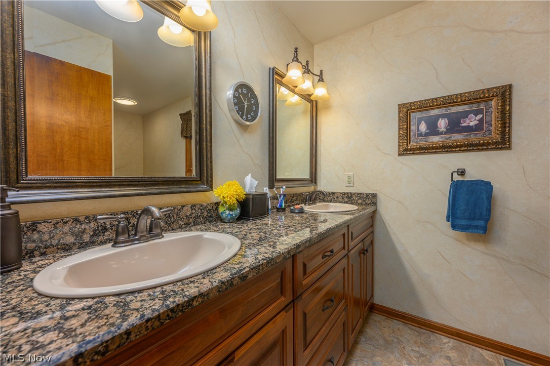 8365 Crinkleroot Clearing Brecksville OH 44141