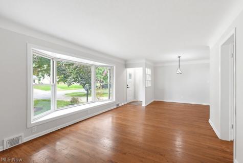 4870 N Sedgewick Road Lyndhurst OH 44124