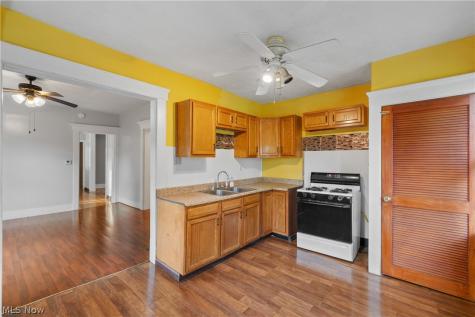 2329 Winfield Way NE Canton OH 44705