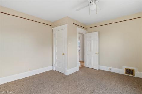 2329 Winfield Way NE Canton OH 44705