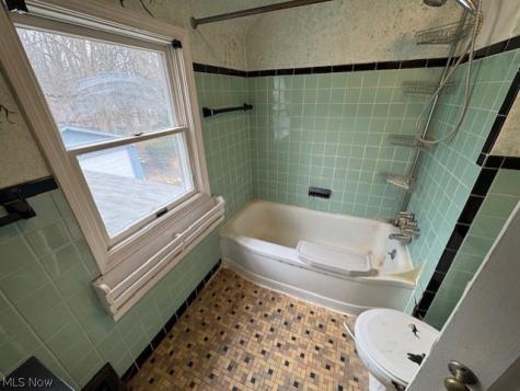 4586 E Berwald Road South Euclid OH 44121