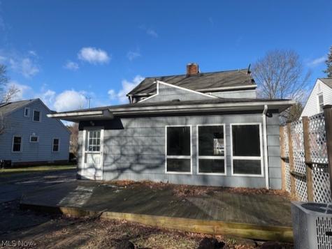 4586 E Berwald Road South Euclid OH 44121