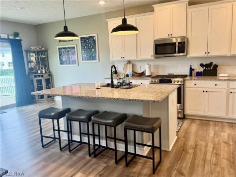438 River Run Drive Elyria OH 44035