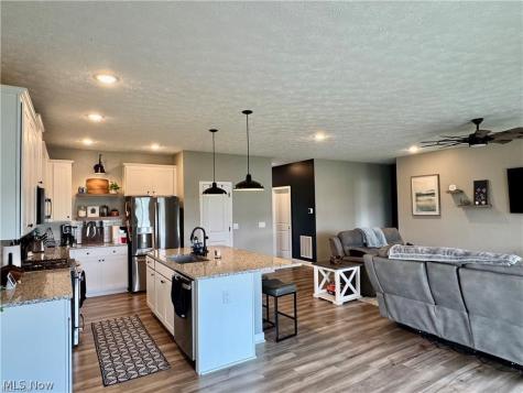 438 River Run Drive Elyria OH 44035