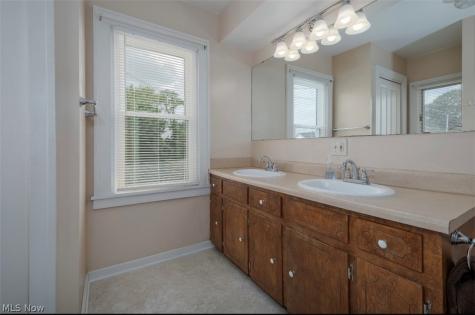 339 Korman Avenue NE Massillon OH 44646