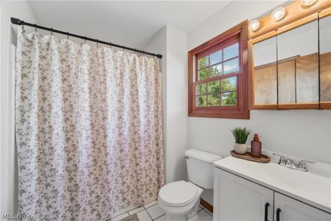 4902 Lakeview Drive Mentor OH 44060