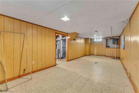 4082 Palm Avenue Lorain OH 44055