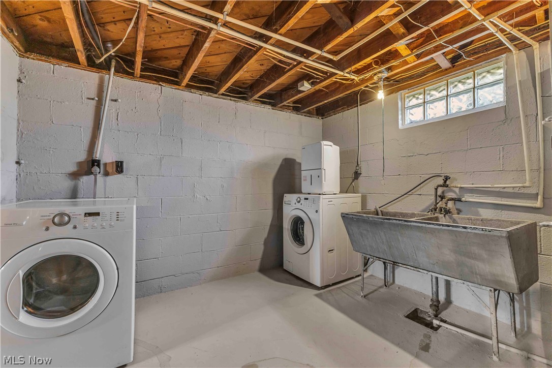 4082 Palm Avenue Lorain OH 44055