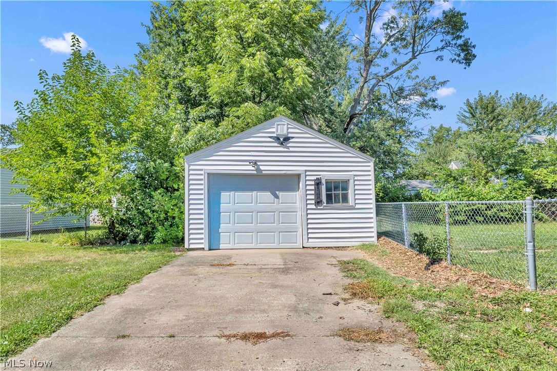 4082 Palm Avenue Lorain OH 44055