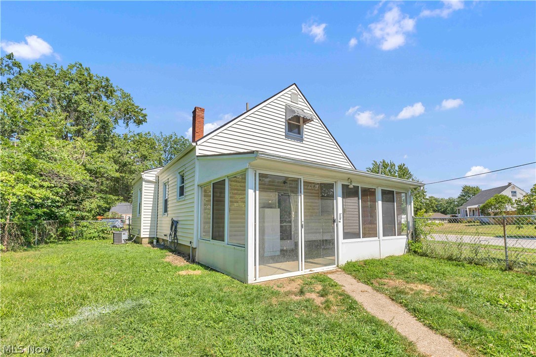 4082 Palm Avenue Lorain OH 44055