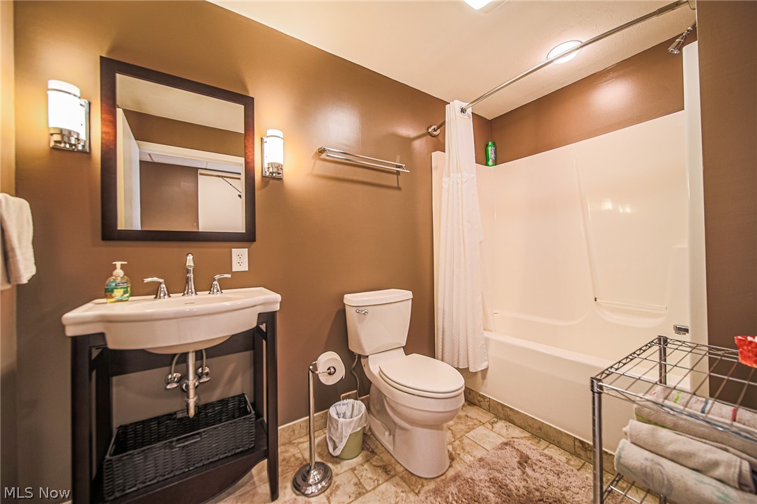 13680 Emerson Road Dalton OH 44618