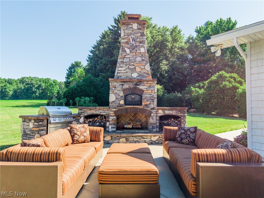 13680 Emerson Road Dalton OH 44618