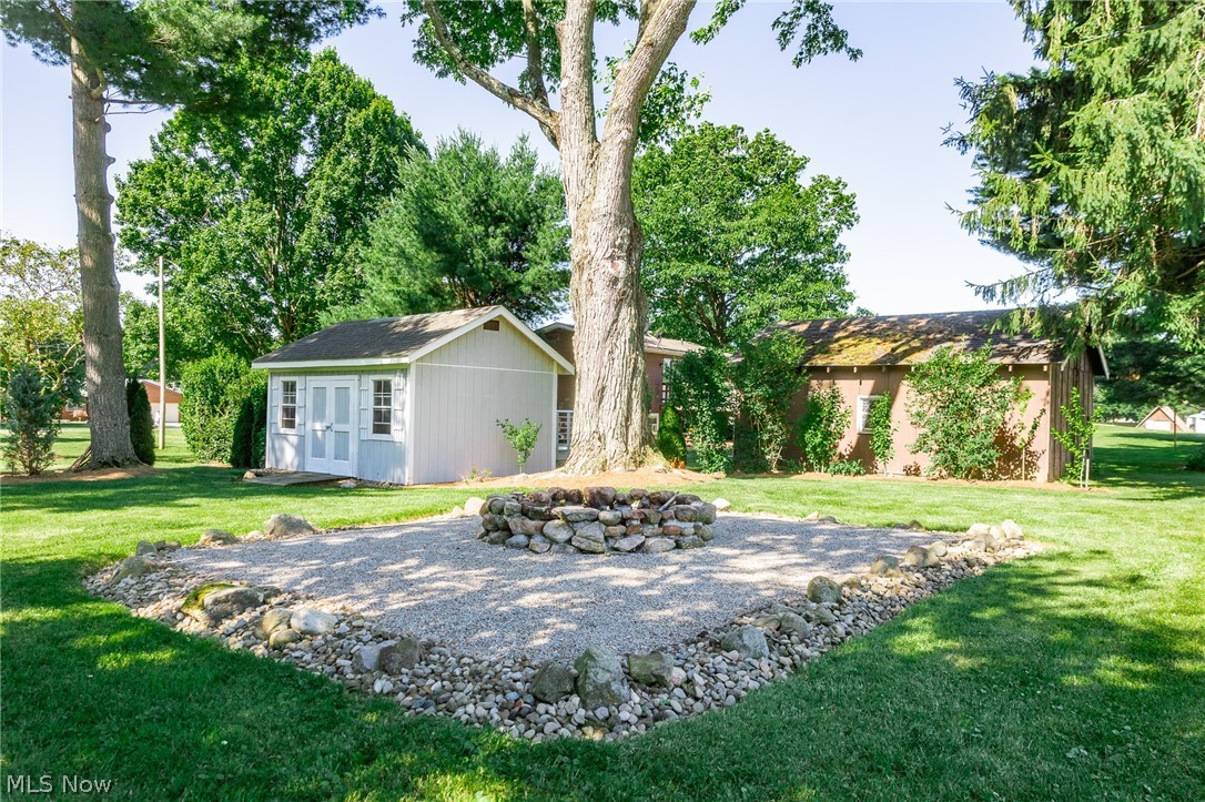 13680 Emerson Road Dalton OH 44618