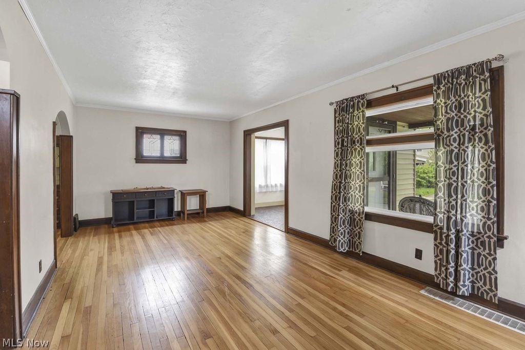 1733 Saratoga Avenue Cleveland OH 44109