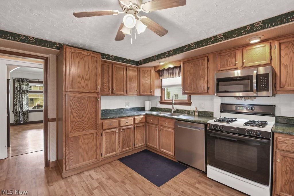 1733 Saratoga Avenue Cleveland OH 44109