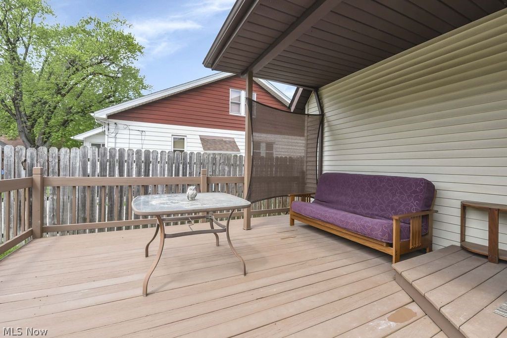 1733 Saratoga Avenue Cleveland OH 44109