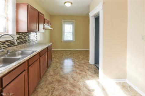 761 E Crosier Street Akron OH 44306