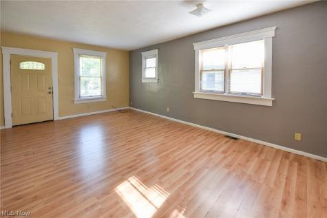761 E Crosier Street Akron OH 44306