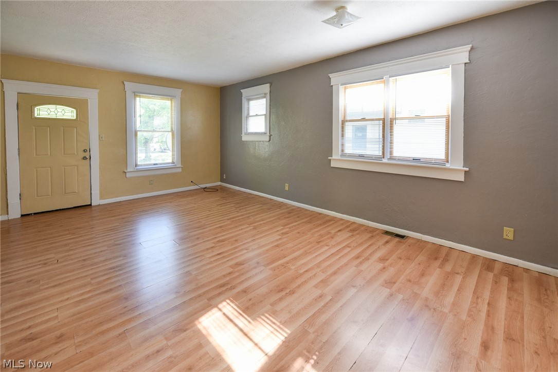 761 E Crosier Street Akron OH 44306