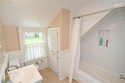 482 Ewing Road Youngstown OH 44512