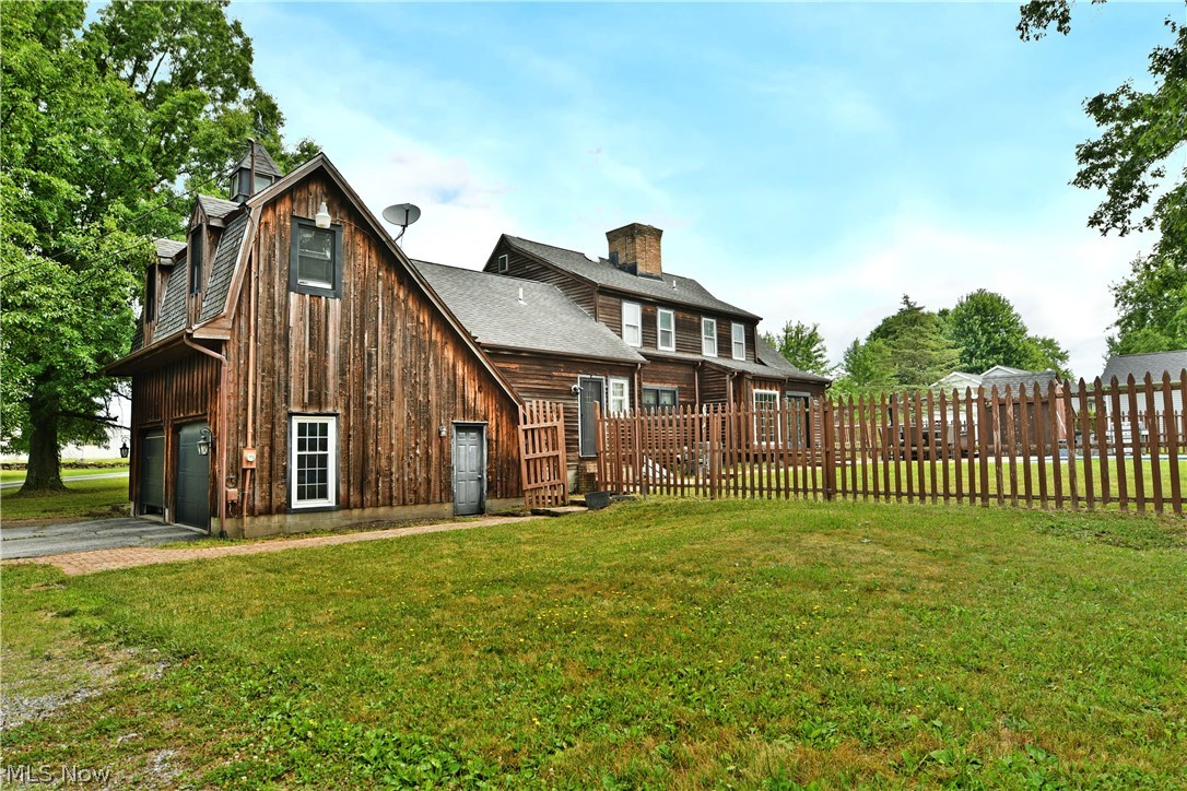1257 Bristol Champion Townline Road NW Bristolville OH 44402