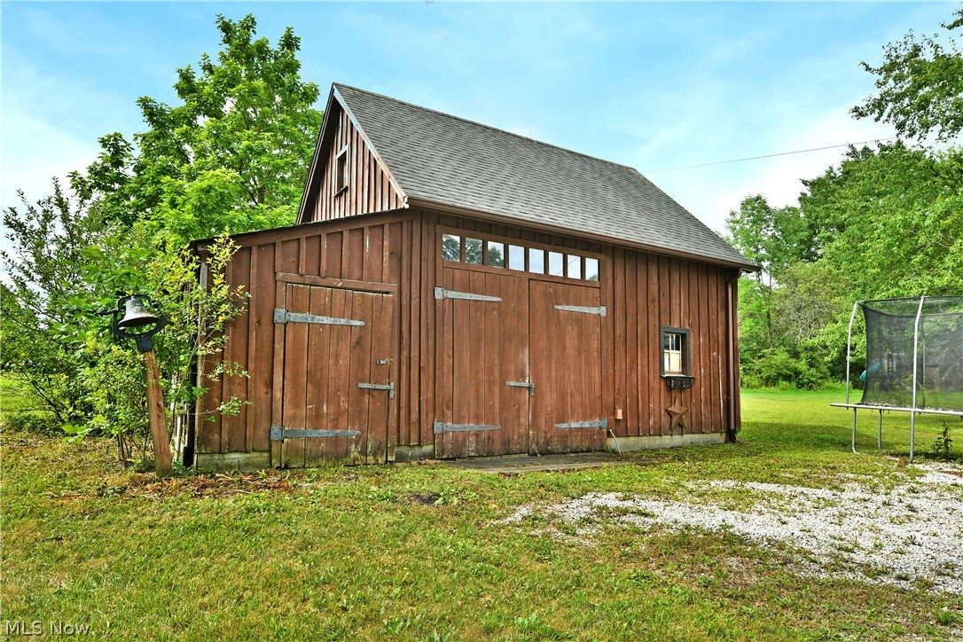 1257 Bristol Champion Townline Road NW Bristolville OH 44402