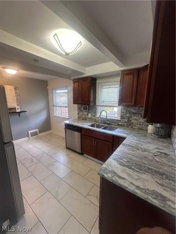 3788 Jo Ann Drive Cleveland OH 44122