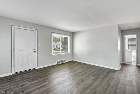 5136 Bridgewater Road Lyndhurst OH 44124