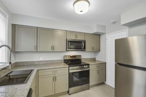 5136 Bridgewater Road Lyndhurst OH 44124