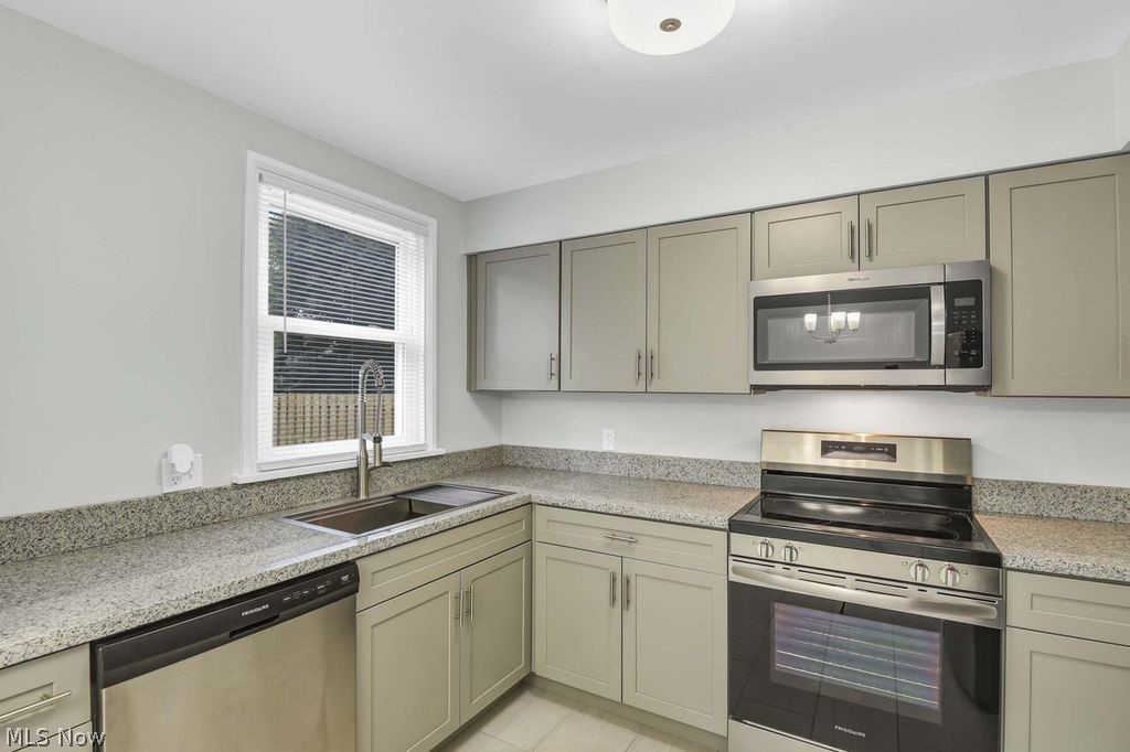 5136 Bridgewater Road Lyndhurst OH 44124