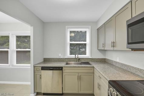 5136 Bridgewater Road Lyndhurst OH 44124