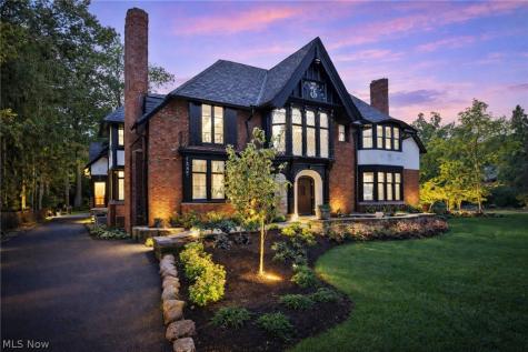 2970 Fairmount Boulevard Cleveland OH 44118