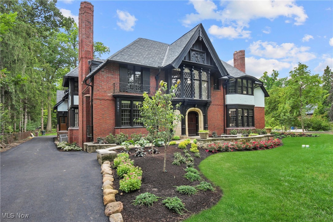 2970 Fairmount Boulevard Cleveland OH 44118