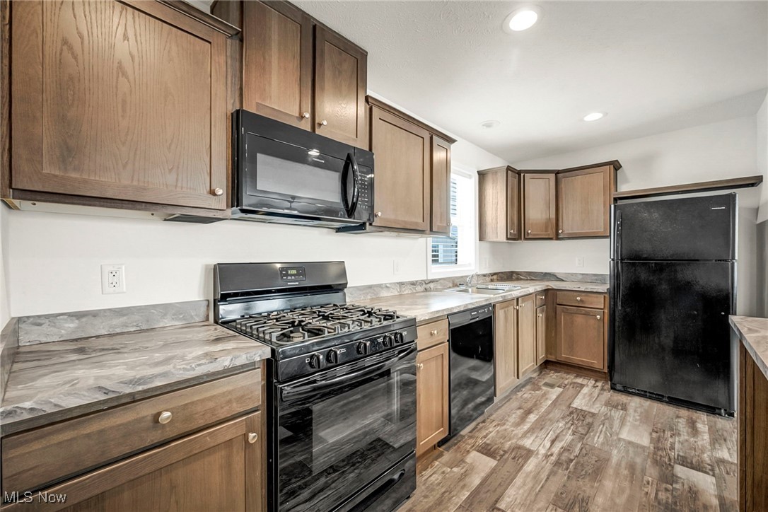 348 Robin Drive Elyria OH 44035