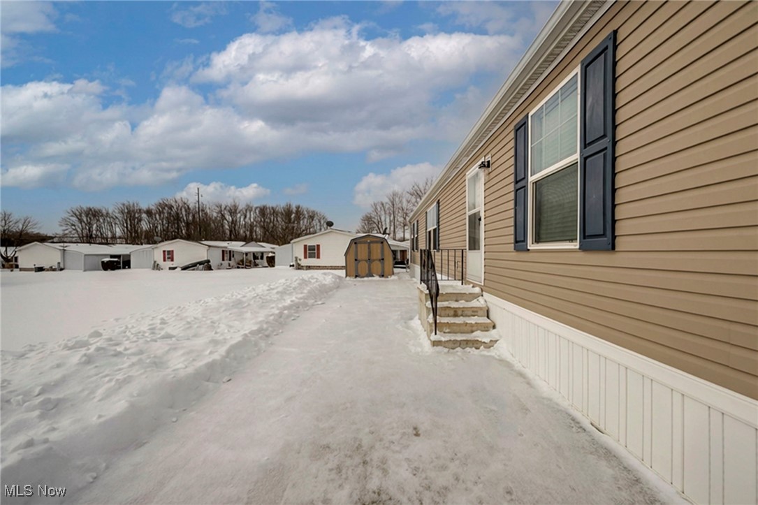 348 Robin Drive Elyria OH 44035
