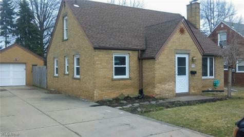 426 Vince Avenue NW Canton OH 44708