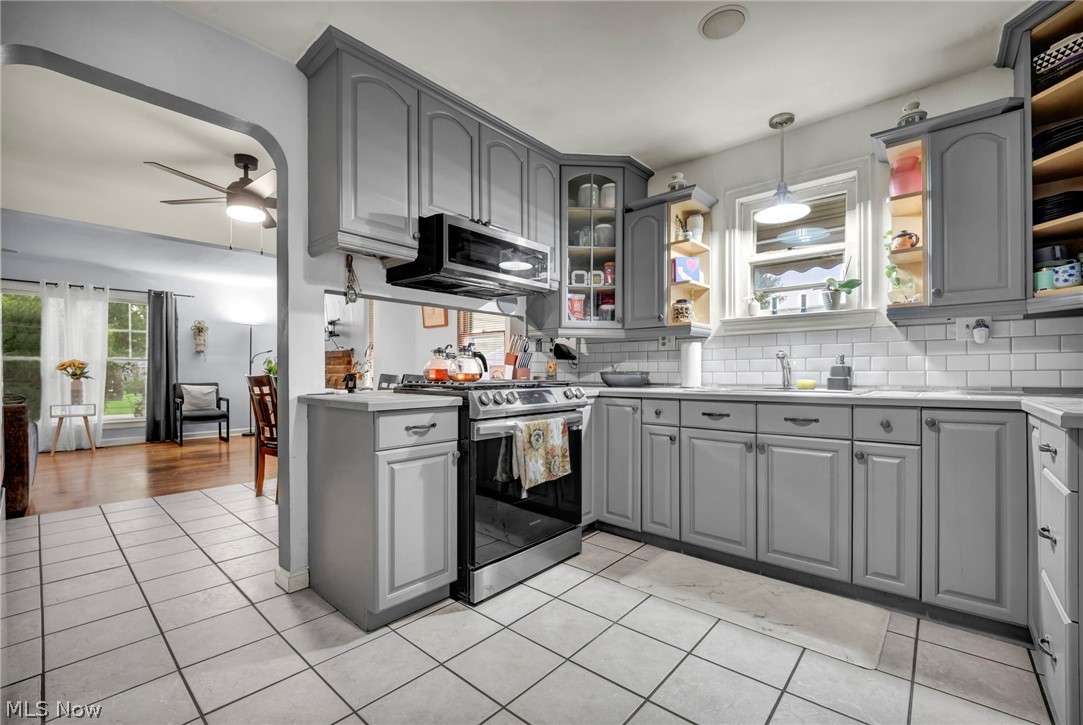 755 W Glendale Street Bedford OH 44146