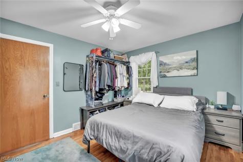 755 W Glendale Street Bedford OH 44146