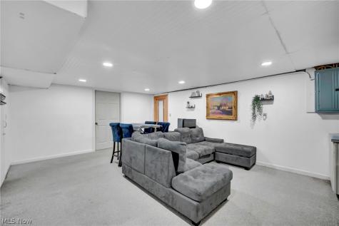 755 W Glendale Street Bedford OH 44146