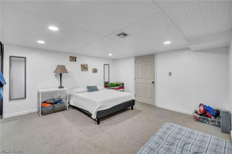 755 W Glendale Street Bedford OH 44146