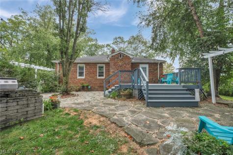 755 W Glendale Street Bedford OH 44146
