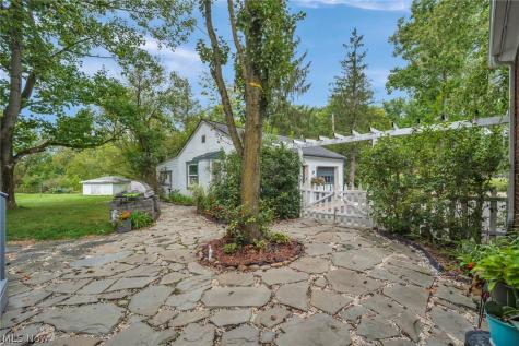 755 W Glendale Street Bedford OH 44146
