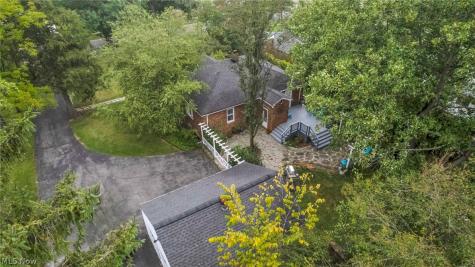 755 W Glendale Street Bedford OH 44146
