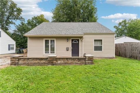2143 Hillside Street Cuyahoga Falls OH 44221