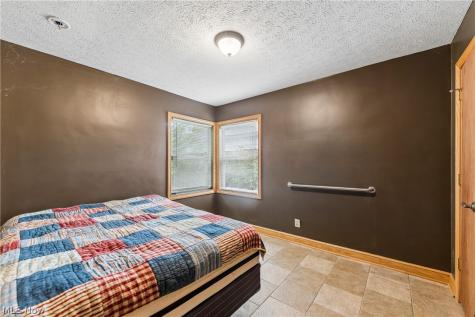 2143 Hillside Street Cuyahoga Falls OH 44221