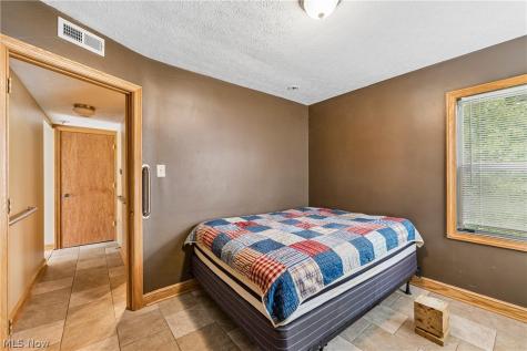 2143 Hillside Street Cuyahoga Falls OH 44221