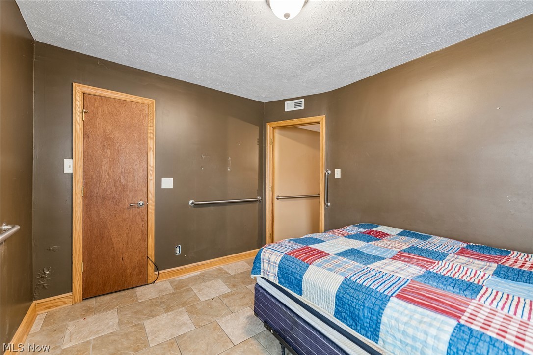 2143 Hillside Street Cuyahoga Falls OH 44221